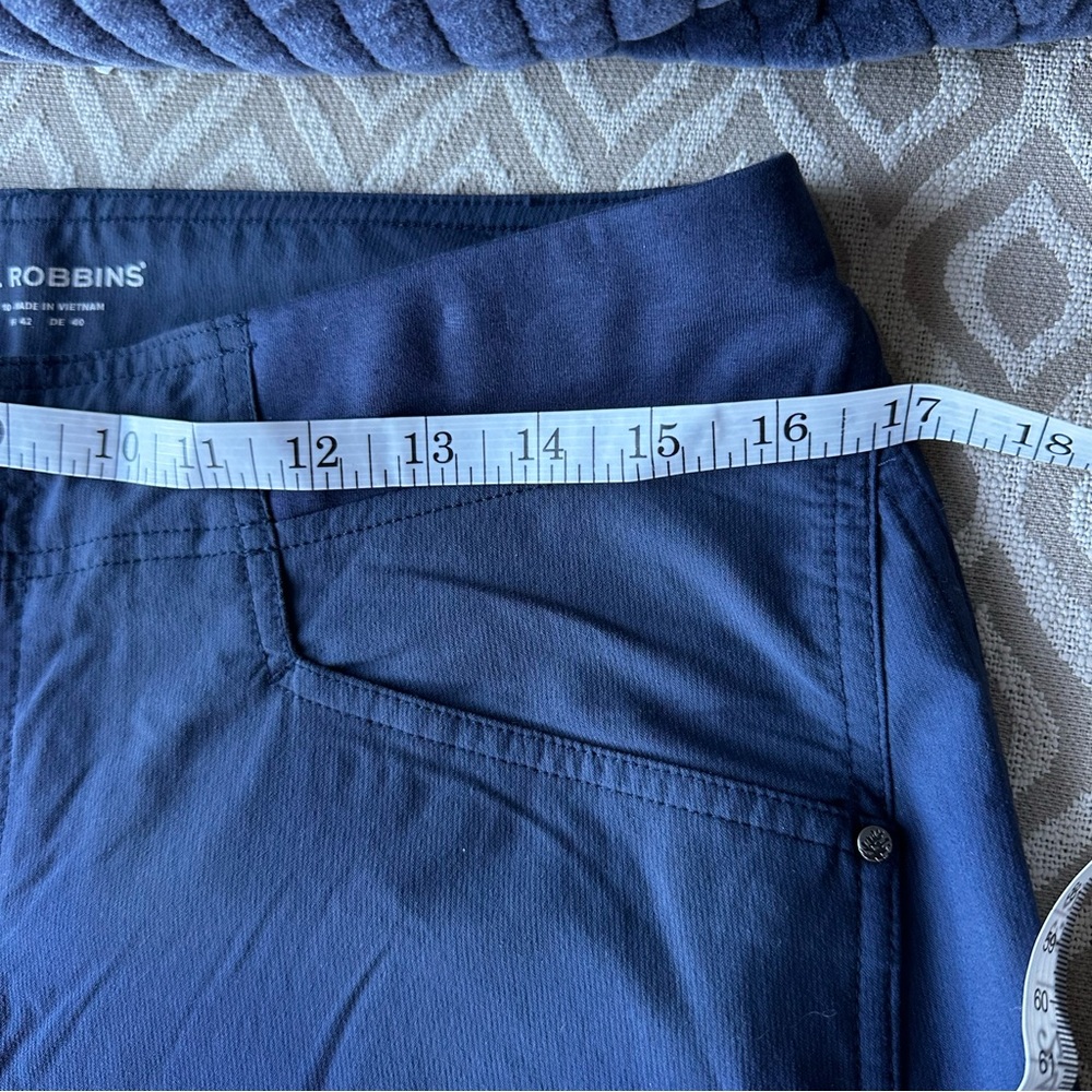 Royal Robins Trim Fit Women's Navy Capri Pants sz 10 - Picture 4 of 8